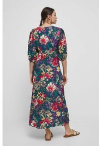 medicine - Medicine sukienka kolor maxi rozkloszowana. Kolor: turkusowy. Materiał: tkanina. Typ sukienki: rozkloszowane. Długość: maxi #2