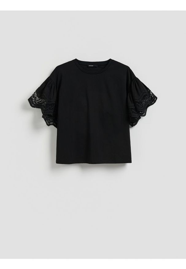 Reserved - Bluzka z ozdobnymi rękawami - czarny. Kolor: czarny. Materiał: dzianina, bawełna. Wzór: gładki