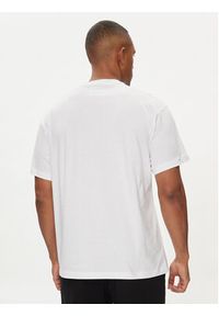 Versace Jeans Couture T-Shirt 76GAHT06 Biały Regular Fit. Kolor: biały. Materiał: bawełna