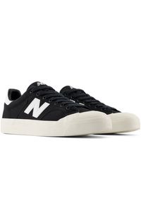 Buty unisex New Balance BB100CVB – czarne. Okazja: na co dzień. Kolor: czarny. Materiał: guma, materiał, syntetyk. Szerokość cholewki: normalna. Obcas: na platformie #3