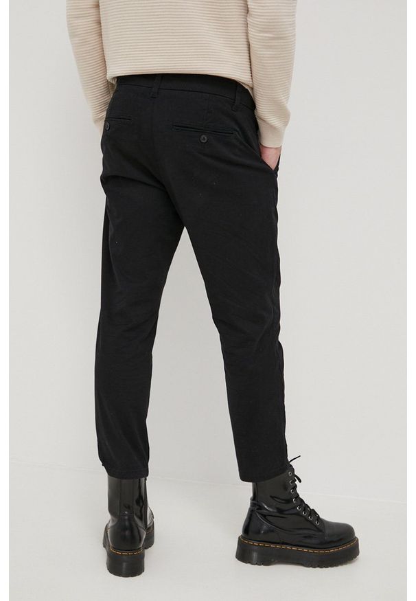 Only & Sons Spodnie męskie kolor czarny dopasowane. Kolor: czarny. Materiał: bawełna, tkanina. Wzór: gładki