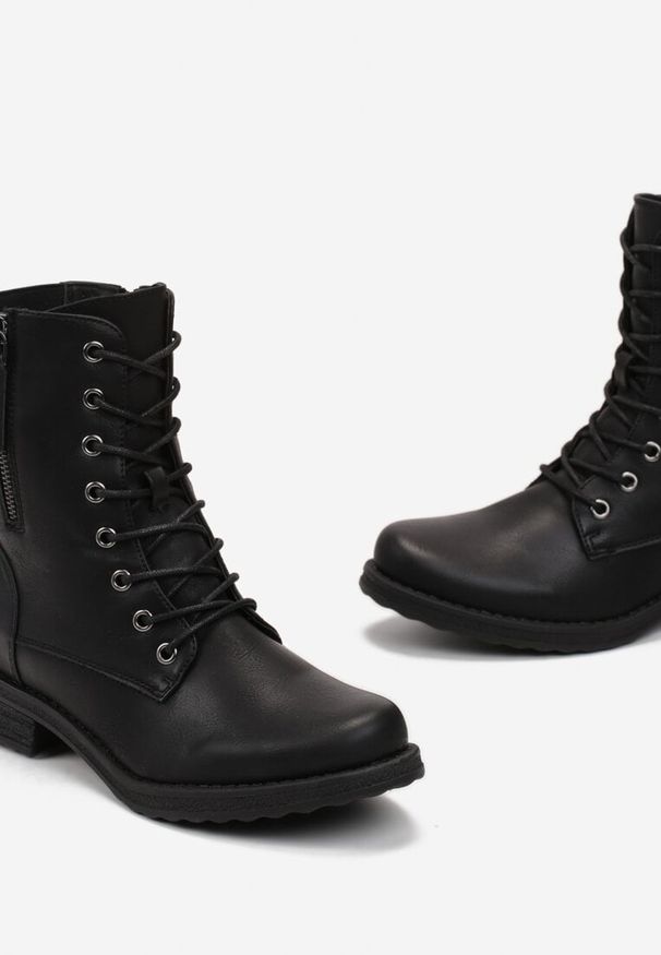 Renee - Czarne Botki Workery z Sznurowaniem Beatia. Okazja: na co dzień. Zapięcie: sznurówki. Kolor: czarny. Szerokość cholewki: normalna. Materiał: jeans. Sezon: jesień, zima. Obcas: na obcasie. Styl: klasyczny, elegancki, casual. Wysokość obcasa: średni
