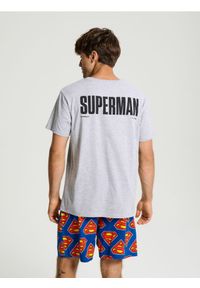 Sinsay - Piżama z domieszką wiskozy z nadrukiem na plecach Superman - wielobarwny. Materiał: wiskoza. Wzór: nadruk, motyw z bajki #1