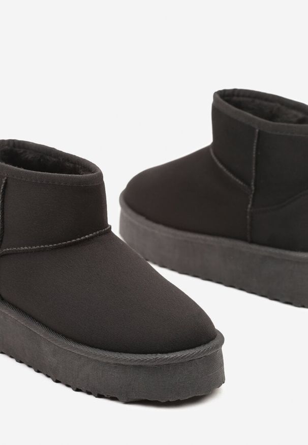 Born2be - Czarne Śniegowce na Grubej Podeszwie Ozdobione Przeszyciami Vertilia. Okazja: na co dzień. Kolor: czarny. Materiał: wełna, puch, jeans. Wzór: aplikacja. Sezon: zima. Styl: elegancki, casual