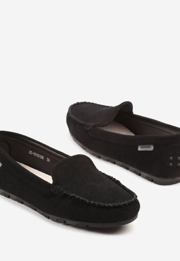 Born2be - Czarne Mokasyny ze Skórzaną Wkładką i Przeszyciami Sileldia. Okazja: na co dzień. Kolor: czarny. Materiał: skóra. Styl: elegancki, casual