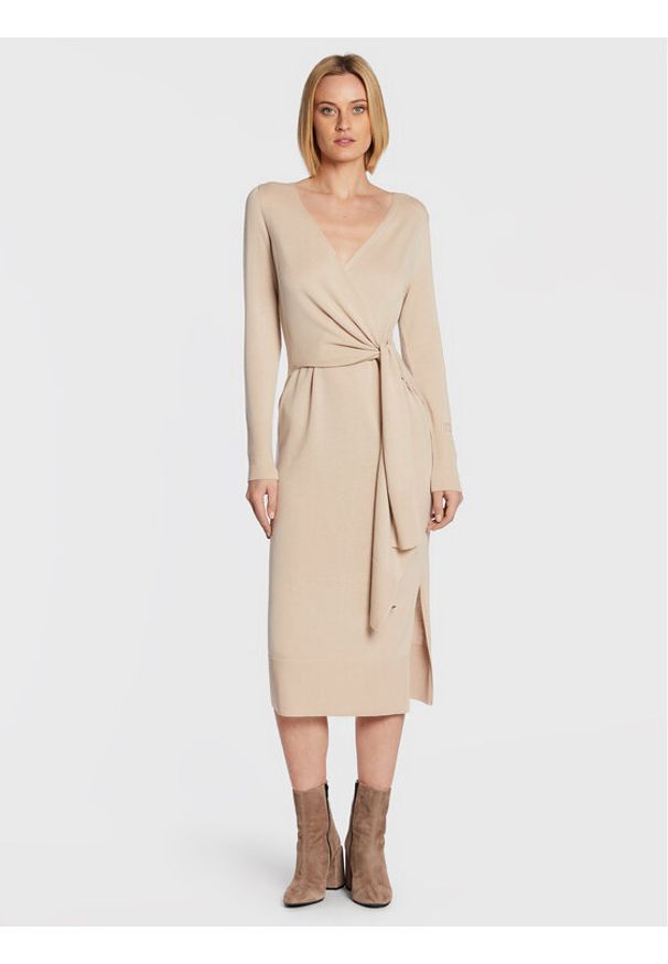 Sukienka dzianinowa Hugo. Kolor: beżowy. Materiał: dzianina