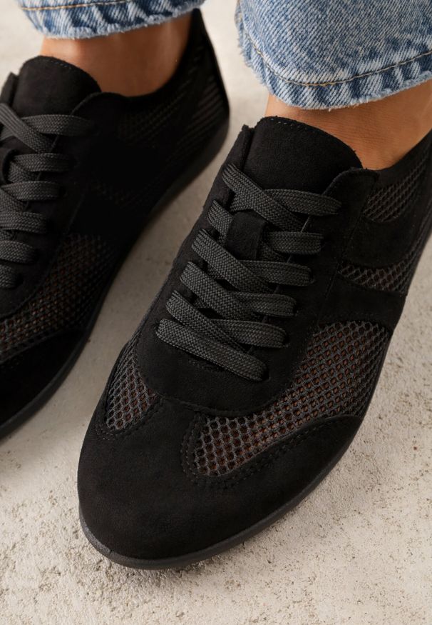Born2be - Czarne Sneakersy Typu Tenisówki z Siateczkowymi Wstawkami Corigoria. Okazja: na co dzień. Kolor: czarny. Materiał: jeans