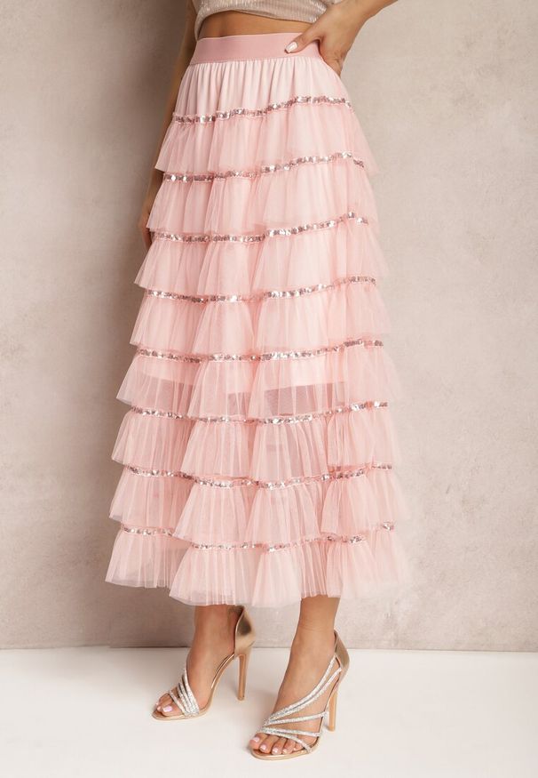 Renee - Różowa Rozkloszowana Spódnica Maxi z Falbankami i Cekinami Noobi. Kolor: różowy. Materiał: materiał. Wzór: aplikacja. Styl: elegancki