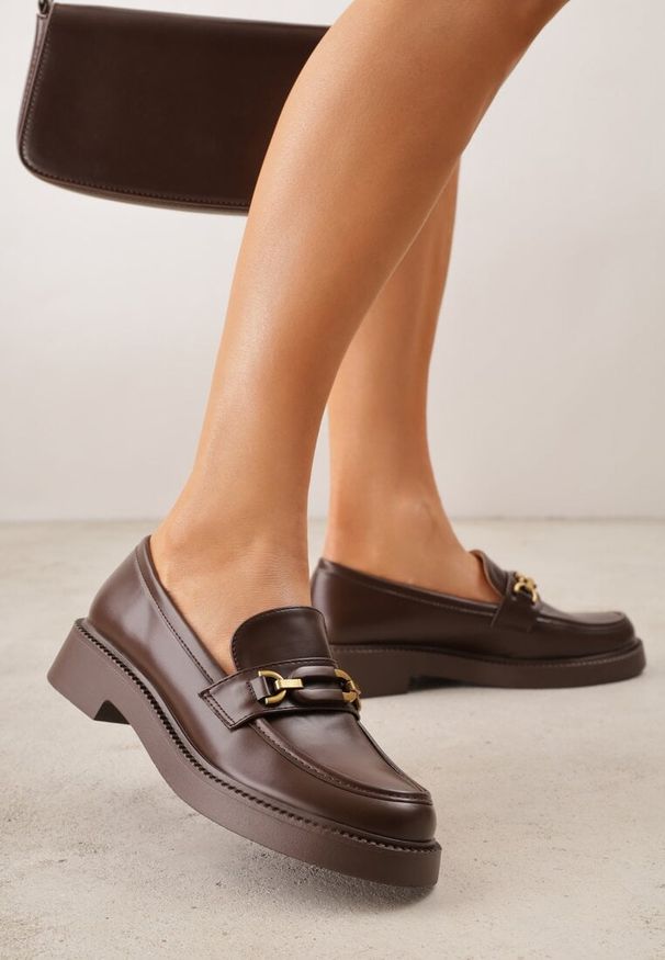 Renee - Brązowe Eleganckie Mokasyny VICES z Aplikacją i Wkładką ze Skóry Naturalnej Arinatta. Kolor: brązowy. Materiał: skóra. Wzór: aplikacja. Styl: elegancki