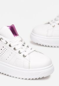 Born2be - Biało-Fuksjowe Sneakersy z Metalicznymi Wstawkami Zidre. Kolor: biały. Wzór: aplikacja. Obcas: na platformie #3