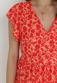 Born2be - Czerwona Sukienka Mini z Wiskozy z Falbanką Przy Ramionach i na Dole Jaysing. Kolor: czerwony. Materiał: wiskoza. Długość: mini #5