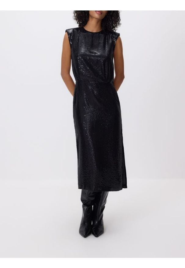 Reserved - Sukienka midi z cekinami - czarny. Kolor: czarny. Materiał: tkanina. Typ sukienki: proste. Długość: midi