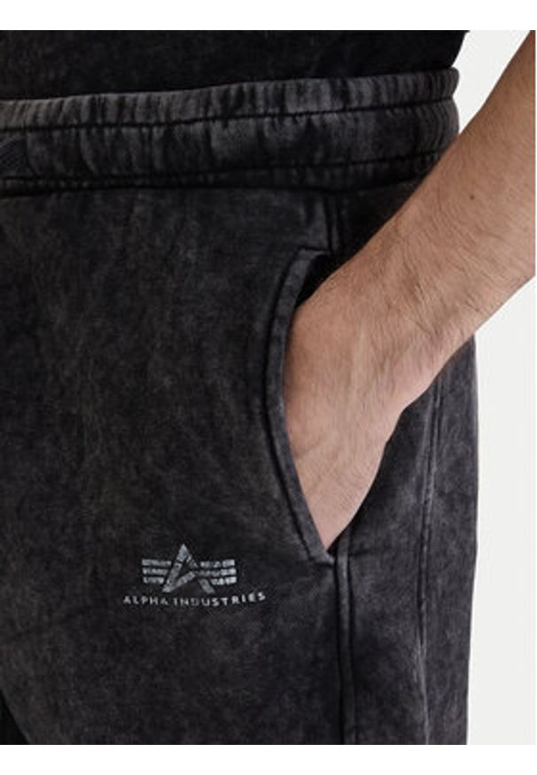 Alpha Industries Spodnie dresowe Vintage Basic 258361 Czarny Regular Fit. Kolor: czarny. Materiał: bawełna, syntetyk