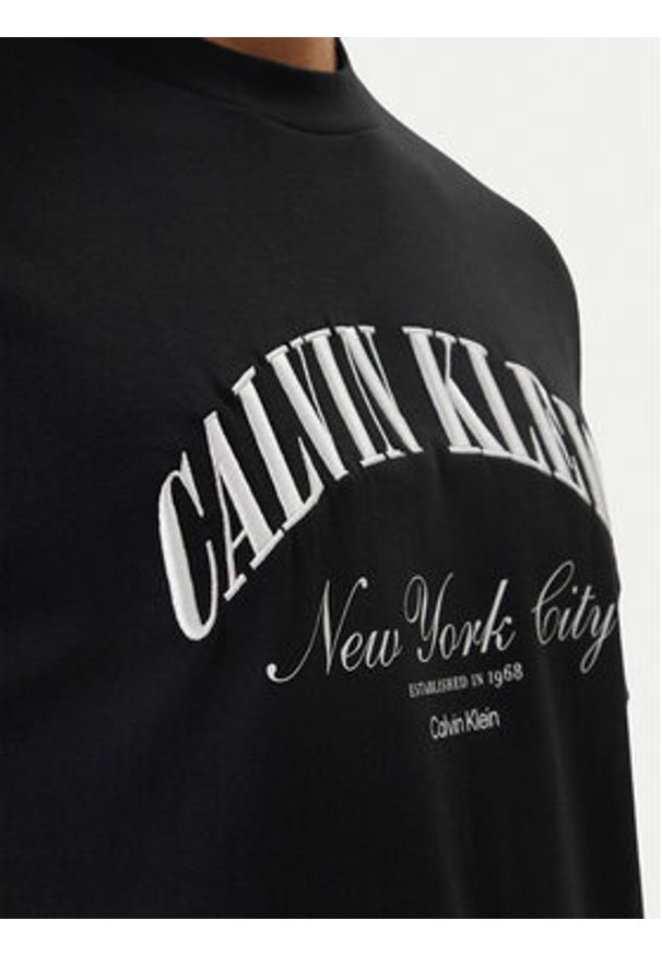 Calvin Klein Jeans T-Shirt LV04RF820G Czarny Regular Fit. Kolor: czarny. Materiał: bawełna