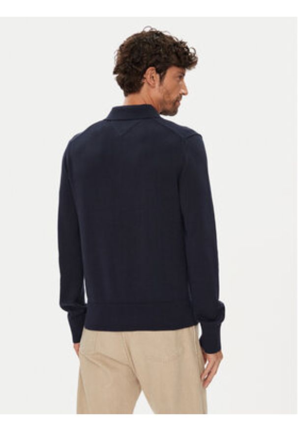 Tommy Jeans Sweter Essential DM0DM20304 Granatowy Slim Fit. Kolor: niebieski. Materiał: bawełna