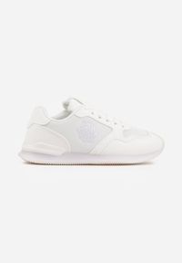 Born2be - Białe Casualowe Sneakersy z Ozdobnymi Przeszyciami Chlylee. Okazja: na co dzień. Kolor: biały. Materiał: jeans. Sport: fitness, turystyka piesza #5