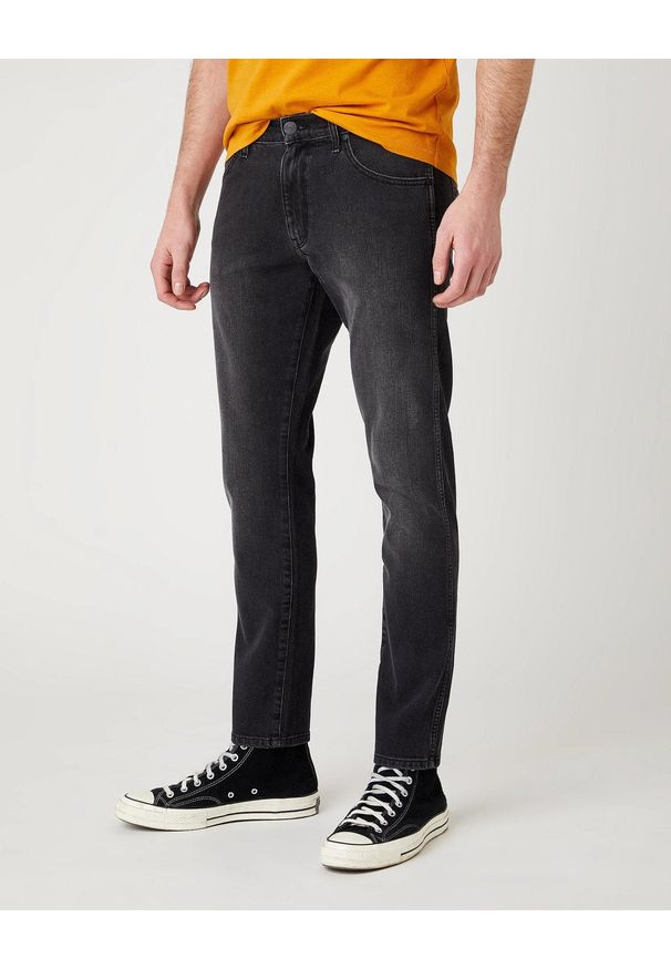 Męskie Spodnie Jeansowe Wrangler Larston Like A Champ W18SHT120 112141216, W31 L32. Styl: klasyczny