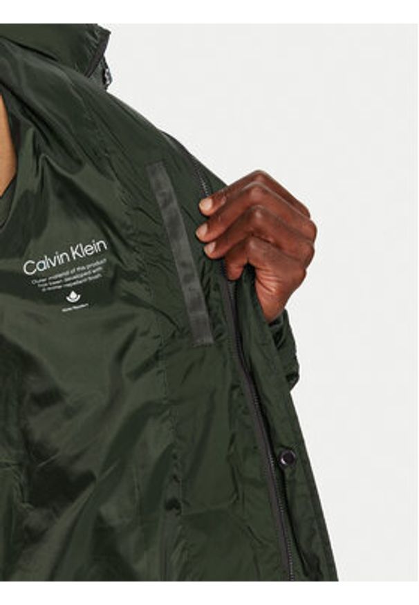 Calvin Klein Kurtka zimowa K10K113465 Zielony Regular Fit. Kolor: zielony. Materiał: syntetyk. Sezon: zima