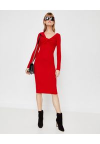 Alexander McQueen - ALEXANDER MCQUEEN - Czerwona sukienka z wełny. Okazja: na co dzień. Kolor: czerwony. Materiał: wełna. Długość rękawa: długi rękaw. Sezon: zima, jesień. Typ sukienki: dopasowane. Styl: casual #2