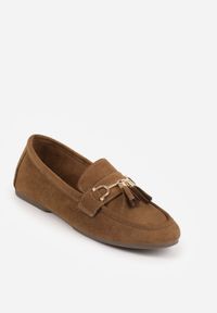 Born2be - Ciemnobeżowe Mokasyny VICES z Modnymi Chwostami z Imitacji Zamszu z Wkładką z Naturalnej Skóry Calirea. Okazja: na co dzień, do pracy. Kolor: beżowy. Materiał: skóra, zamsz. Wzór: aplikacja. Styl: casual, klasyczny, elegancki #5