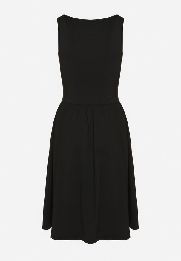 Born2be - Czarna Sukienka z Wiskozą o Rozkloszowanym Kroju Edivane. Okazja: na co dzień. Kolor: czarny. Materiał: wiskoza. Długość rękawa: na ramiączkach. Sezon: wiosna, lato. Typ sukienki: rozkloszowane. Styl: casual