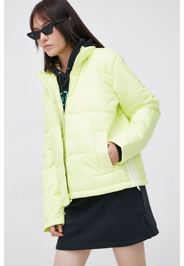 adidas Originals Kurtka damska kolor żółty przejściowa. Okazja: na co dzień. Kolor: żółty. Materiał: materiał. Styl: casual