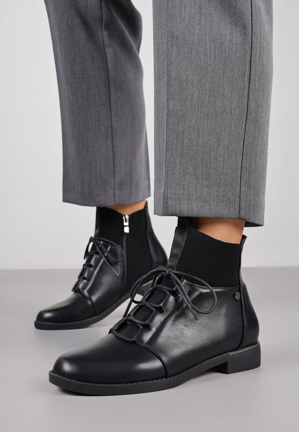 Born2be - Czarne Sznurowane Botki Vices z Elastycznymi Wstawkami Ganddie. Okazja: na randkę, na co dzień. Kolor: czarny. Materiał: jeans. Obcas: na obcasie. Styl: klasyczny, casual. Wysokość obcasa: niski