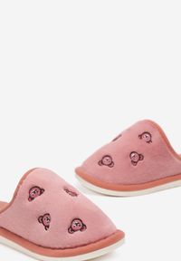 Renee - Różowe Futerkowe Kapcie z Naszywkami w Misie Zuninala. Nosek buta: okrągły. Kolor: różowy. Materiał: futro. Wzór: aplikacja. Obcas: na obcasie. Wysokość obcasa: niski #3