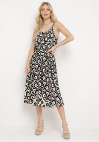 Born2be - Czarno-Biała Sukienka na Cienkich Ramiączkach o Trapezowym Kroju z Wiązaniem na Troczek Cavriella. Okazja: na co dzień. Kolor: czarny. Długość rękawa: na ramiączkach. Sezon: lato. Typ sukienki: trapezowe. Styl: casual, elegancki, klasyczny #7