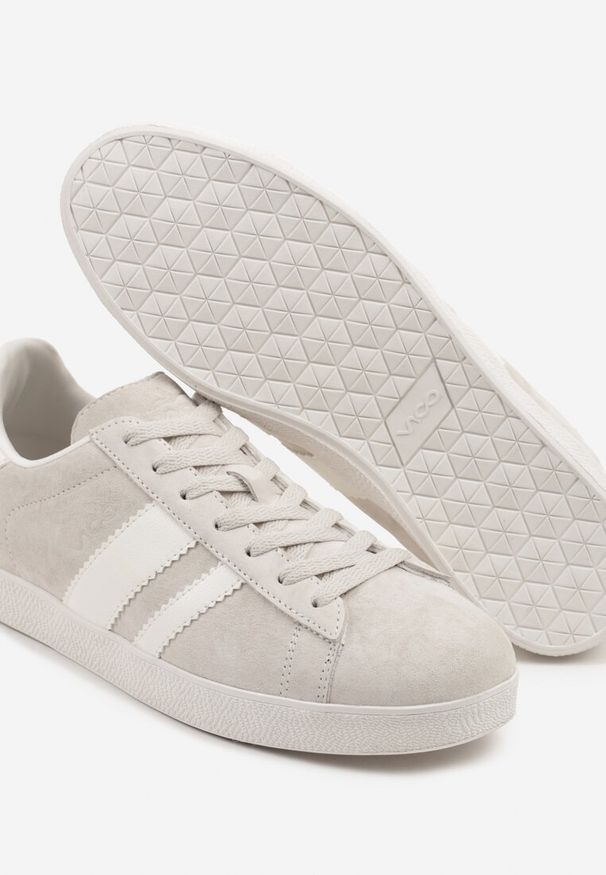 Born2be - Biało-Beżowe Buty Sportowe z Naturalnego Zamszu Palarwena. Okazja: na co dzień. Kolor: biały. Materiał: zamsz