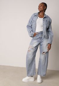 Born2be - Niebieskie Jeansy z Bawełny z Wiskozą o Kroju Ballloon z Wysokim Stanem i Dziurami Mon. Okazja: na co dzień. Stan: podwyższony. Kolor: niebieski. Styl: casual #3