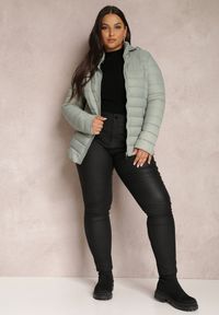 Renee - Miętowa Kurtka Pikowana Jyva. Kolekcja: plus size. Kolor: miętowy. Materiał: tkanina, materiał. Długość rękawa: długi rękaw. Długość: długie. Sezon: jesień, zima #3