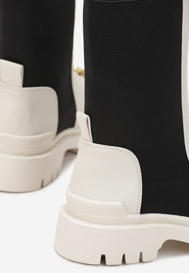 Born2be - Beżowe Botki Lyvarge. Nosek buta: okrągły. Zapięcie: bez zapięcia. Kolor: beżowy. Materiał: guma. Szerokość cholewki: normalna. Obcas: na obcasie. Wysokość obcasa: średni