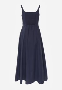 Born2be - Granatowa Rozkloszowana Sukienka z Bawełną Wiskozą i Guzikami Appeia. Okazja: na co dzień. Kolor: niebieski. Materiał: wiskoza, bawełna. Długość rękawa: na ramiączkach. Styl: casual, klasyczny #7