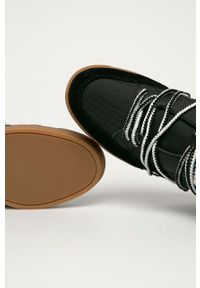Calvin Klein - Botki. Nosek buta: okrągły. Zapięcie: sznurówki. Kolor: czarny. Materiał: guma. Obcas: na koturnie #4