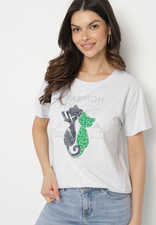 Born2be - Jasnoszary T-shirt z Bawełny z Ozdobnym Napisem i Nadrukiem Olinella. Okazja: na co dzień. Kolor: szary. Materiał: bawełna. Wzór: napisy, nadruk. Styl: casual