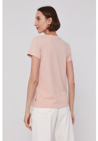 Levi's® - Levi's T-shirt damski kolor różowy. Okazja: na spotkanie biznesowe, na co dzień. Kolor: różowy. Wzór: nadruk. Styl: biznesowy, casual #6