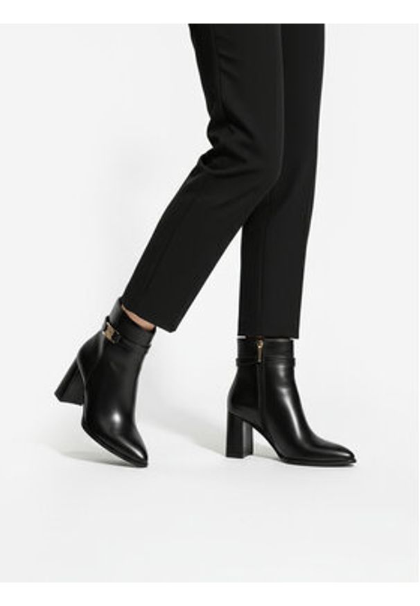 Nine West Botki CEO-NASIRA-01 Czarny. Kolor: czarny. Materiał: materiał