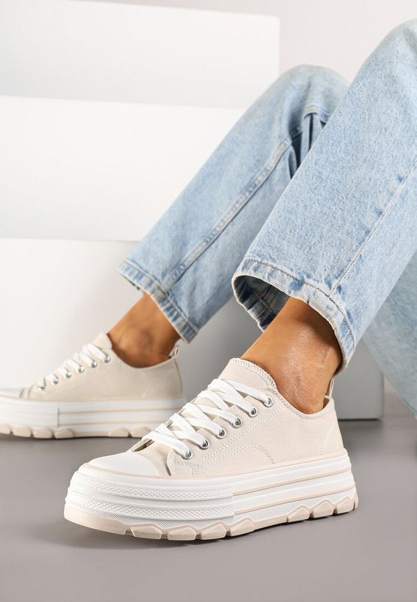 Born2be - Beżowe Trampki na Grubej Podeszwie pod Kostkę Adsoria. Okazja: na co dzień. Zapięcie: sznurówki. Kolor: beżowy. Materiał: jeans. Styl: klasyczny, casual