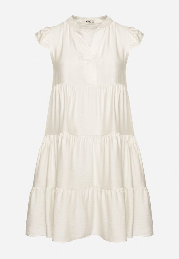 Born2be - Jasnobeżowa Sukienka o Rozkloszowanym Kroju z Dekoltem w Serek Meverina. Okazja: na co dzień. Typ kołnierza: dekolt w serek. Kolor: beżowy. Długość rękawa: krótki rękaw. Wzór: aplikacja. Typ sukienki: rozkloszowane, proste. Styl: casual, elegancki