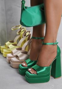 Renee - Zielone Sandały Rubeli. Nosek buta: otwarty. Zapięcie: pasek. Kolor: zielony. Materiał: materiał. Wzór: gładki. Sezon: lato. Obcas: na platformie. Styl: elegancki