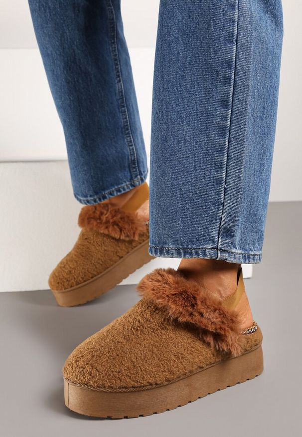 Born2be - Brązowe Śniegowce na Grubej Podeszwie z Futerkiem i Gumką Jawora. Okazja: do domu. Kolor: brązowy. Materiał: futro