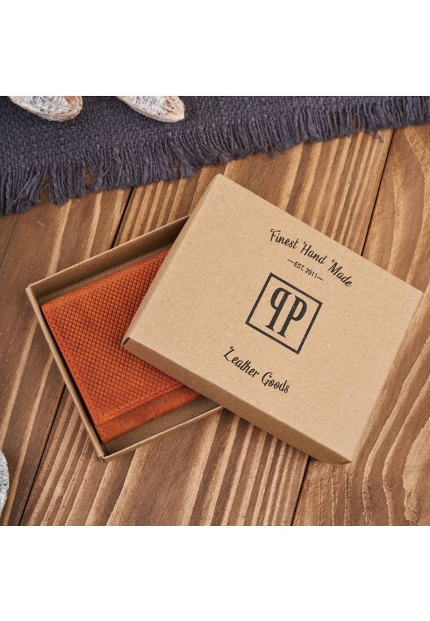 PAOLO PERUZZI - Portfel skórzany vintage Paolo Peruzzi T-112-HOR pomarańczowy. Kolor: pomarańczowy. Materiał: skóra