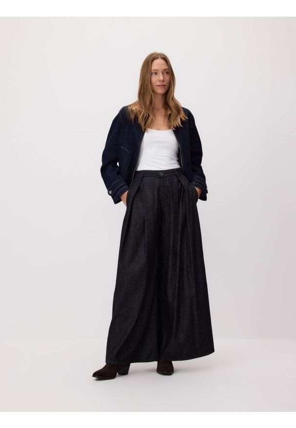 Reserved - Jeansy wide leg - szary. Kolor: szary