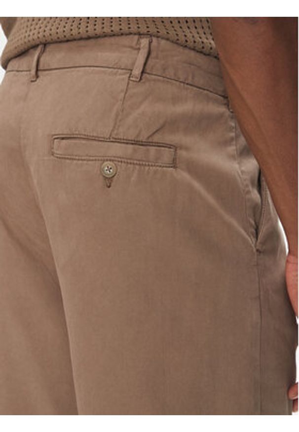 Lindbergh Szorty materiałowe 30-505054 Beżowy Wide Fit. Kolor: beżowy. Materiał: bawełna