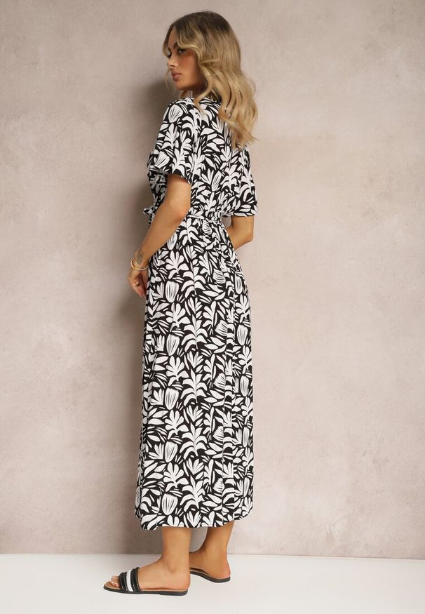 Renee - Czarno-Biała Wiskozowa Sukienka z Kopertowym Dekoltem z Gumką w Pasie i Materiałowym Dekoltem Gilemia. Okazja: na imprezę, na co dzień. Typ kołnierza: dekolt kopertowy. Kolor: czarny. Materiał: materiał, wiskoza. Długość rękawa: krótki rękaw. Typ sukienki: kopertowe. Styl: casual, elegancki