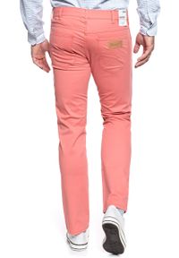 Wrangler - WRANGLER SPODNIE MĘSKIE GREENSBORO CORAL W15QWAR03. Materiał: materiał #5