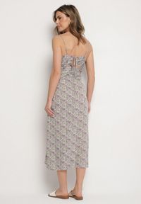 Born2be - Fioletowa Rozkloszowana Sukienka Ozdobiona Geometrycznym Wzorem Taelissa. Okazja: na co dzień. Kolor: fioletowy. Wzór: aplikacja, geometria. Sezon: wiosna, lato. Styl: casual, elegancki #7