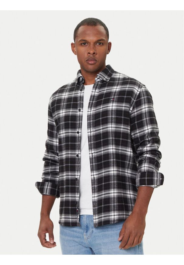 Tommy Jeans Koszula DM0DM22024 Czarny Regular Fit. Kolor: czarny. Materiał: bawełna