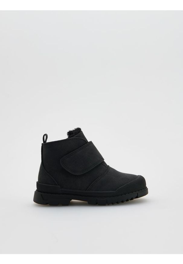 Reserved - Buty na rzepy - czarny. Zapięcie: rzepy. Kolor: czarny. Materiał: materiał